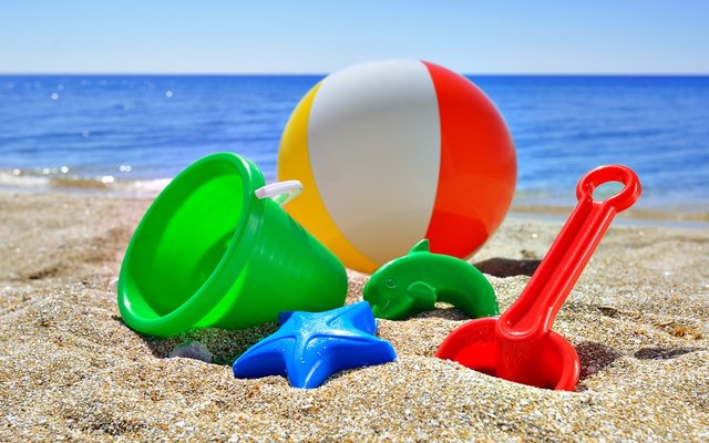 campoestivo-bambini-al-mare
